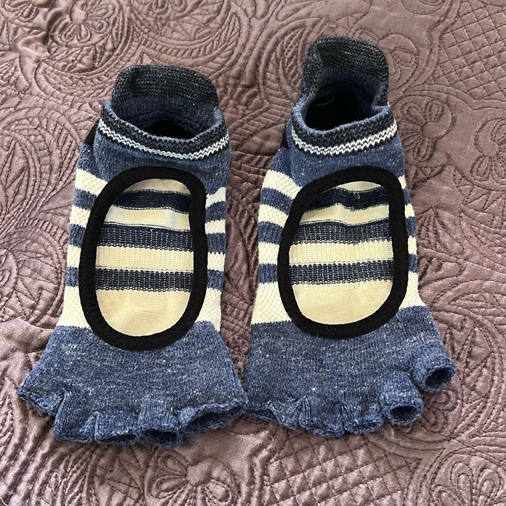 *$5 items are 5 for $15* Toesox barre socks